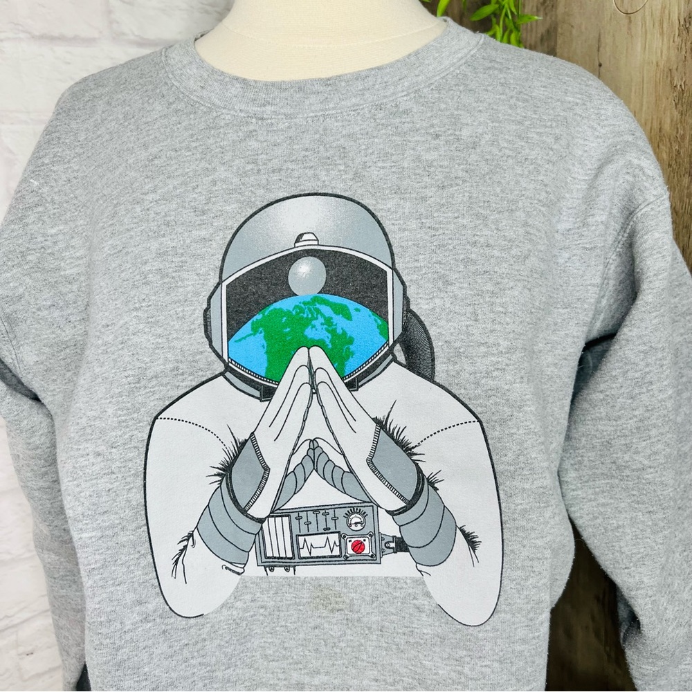 Grey Endorphins Pullover - image 3